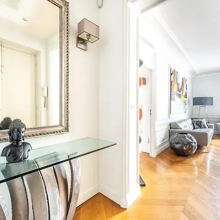 Luxury Living Georges V * Parijs