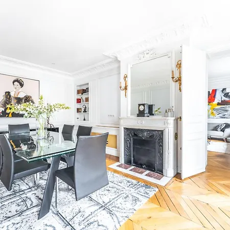 Luxury Living Georges V * Parijs